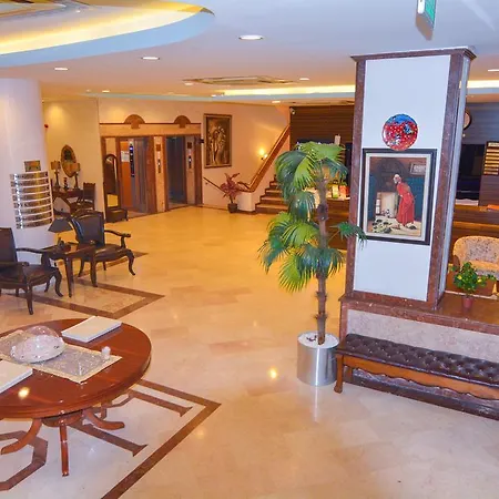 Hotel Pine House 4*